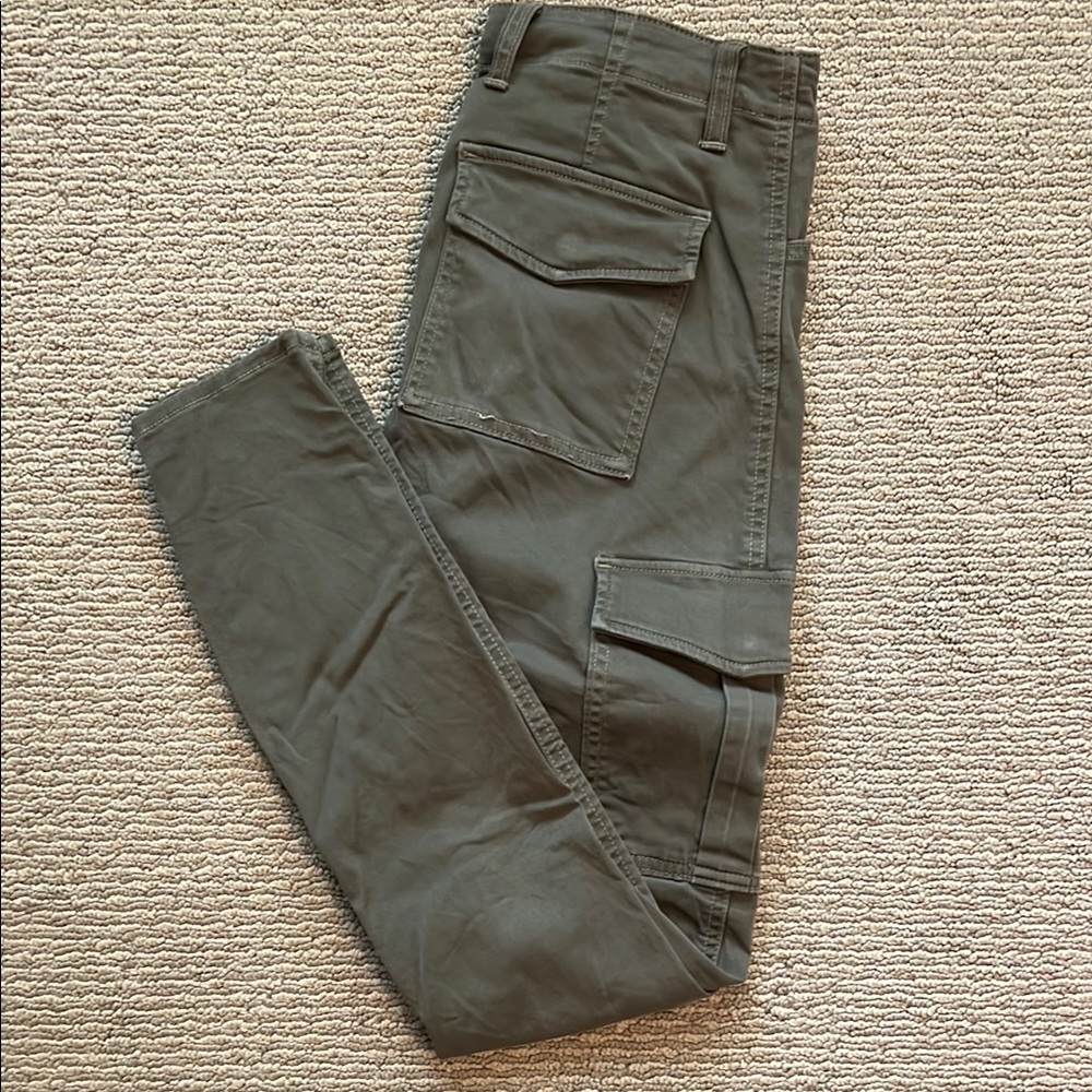 Vince Green Skinny Jeans with Modern Fit